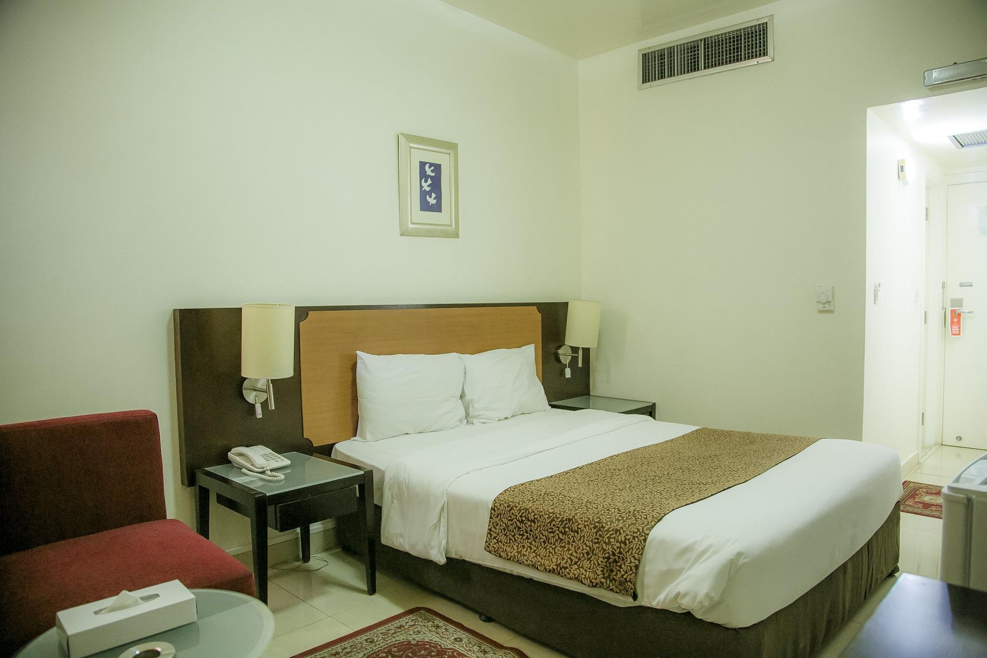 Phoenicia Grand Hotel Dubai Buitenkant foto