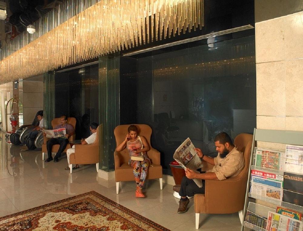 Phoenicia Grand Hotel Dubai Buitenkant foto