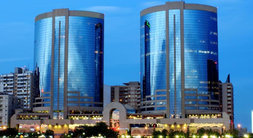 Phoenicia Grand Hotel Dubai Buitenkant foto