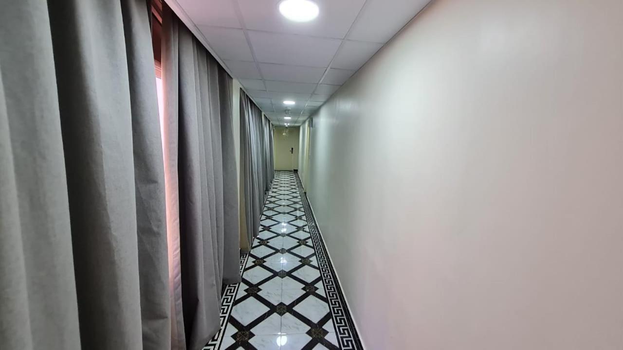 Phoenicia Grand Hotel Dubai Buitenkant foto