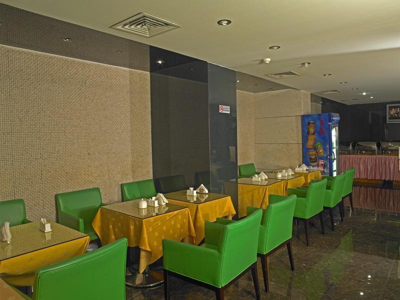 Phoenicia Grand Hotel Dubai Buitenkant foto