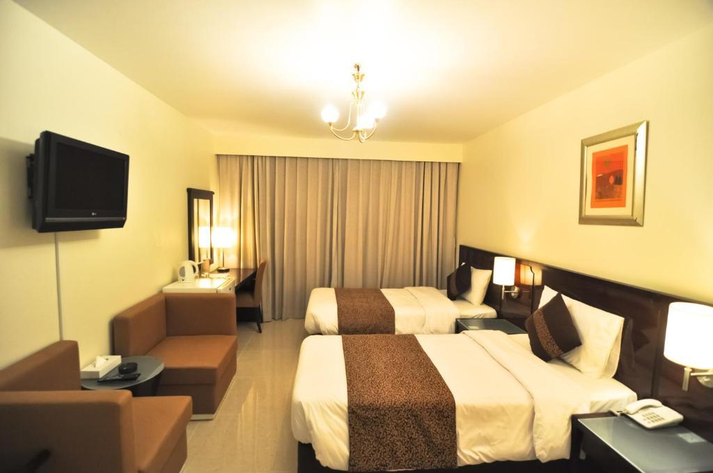 Phoenicia Grand Hotel Dubai Buitenkant foto